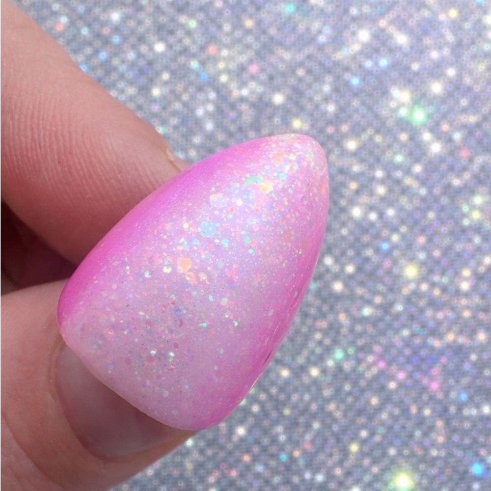 Medium Almond Glittery Pink Ombré Nail’s Custom Made